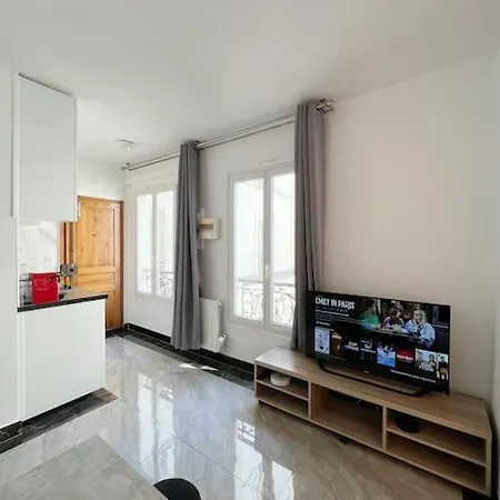 Facile Dacces A Paris 2 Pieces Lumineux *